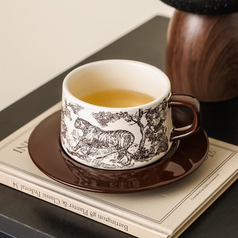 

Retro Exquisite Ceramic Coffee Cup Light Luxury and High End Design Sense Latte Cup New Drinking Cup and Saucer Set 270ML