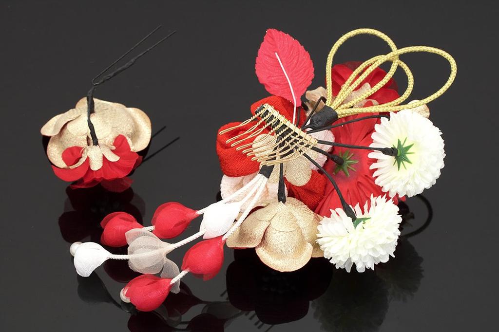 [SOUBIEN] (Soubien) Hair Ornament Set (2 pieces) for Coming-of-Age Ceremony and Graduation Ceremony: Red and White Camellia, Ping Pong Chrysanthemum