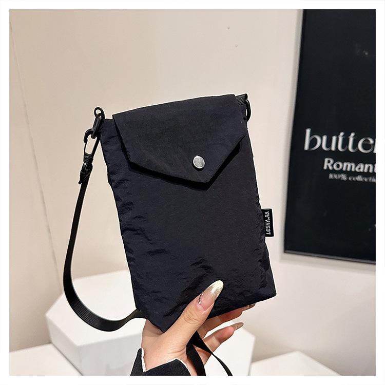 

Literary small fresh and light nylon cloth messenger mobile phone bag women s casual versatile mini cute small square bag чорний