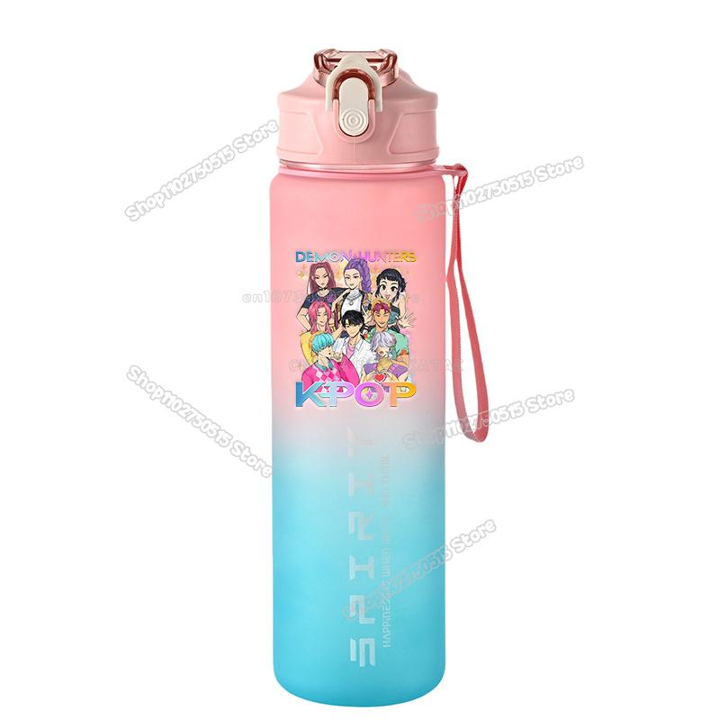 800ML Kpop Lovci Démonů Dětská Láhev na Vodu Mira Zoey Rumi Dívka Sportovní Plastový Hrneček se Slámkou Cestovní Fitness Nepropustná Láhev na Pití