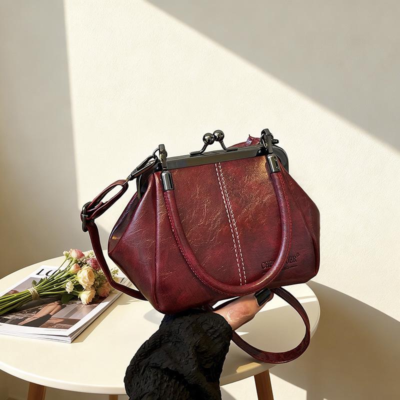 Elegant Women's Crossbody Handbag - Soft Leather, Trendy Niche Design, Simple Single-Shoulder Messenger Bag