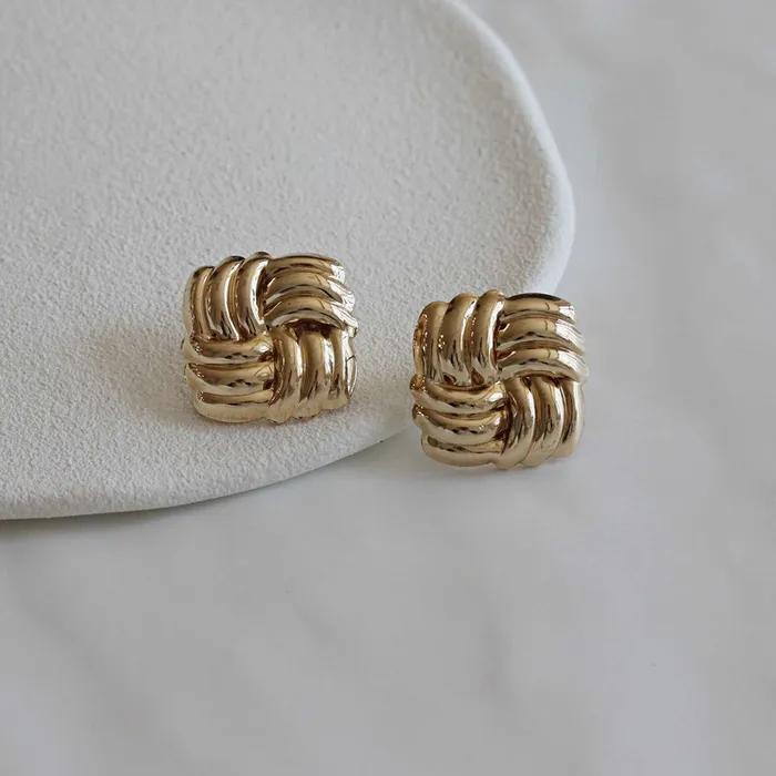_JJ62G Gold Square Bold Earrings