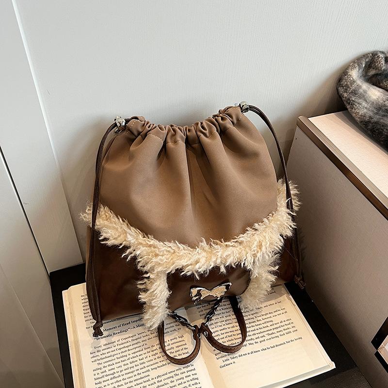 

Large capacity bag women s autumn and winter new retro chain shoulder messenger bag premium backpack хаки