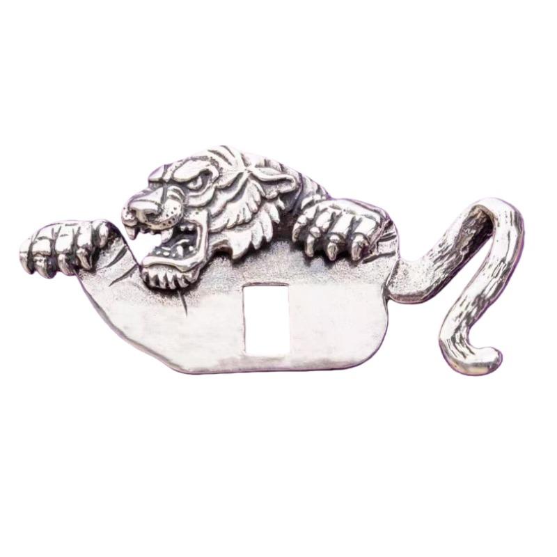 Retro Tiger Shaped Carved Men's Suit Hat Pin Classic Accessory Pin Coat Versatile Collar Decoration Shirt Creative Fashion