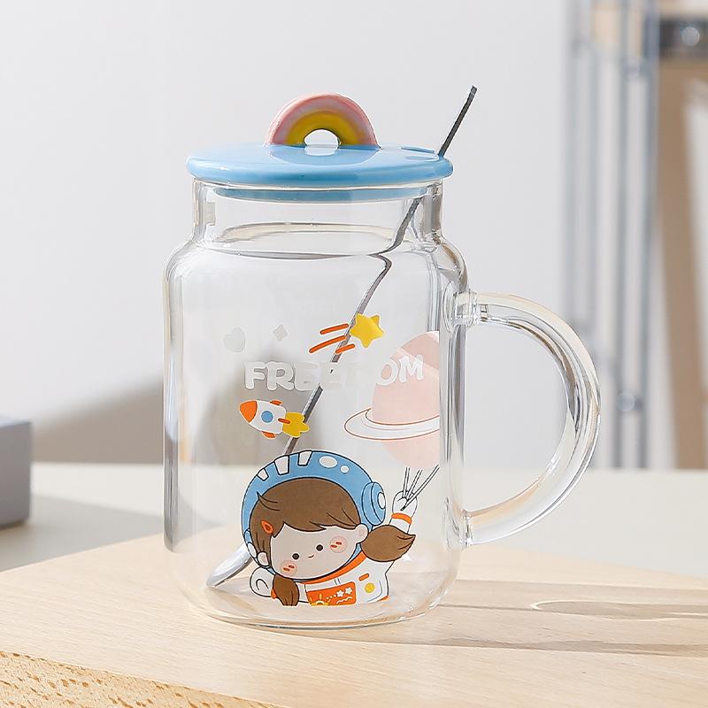 Kreative Cartoon Weltraum kleines Mädchen Glas Hochborosilikat Skala Glas Kleiner frischer Stil Wasserbecher mit Deckel Löffel