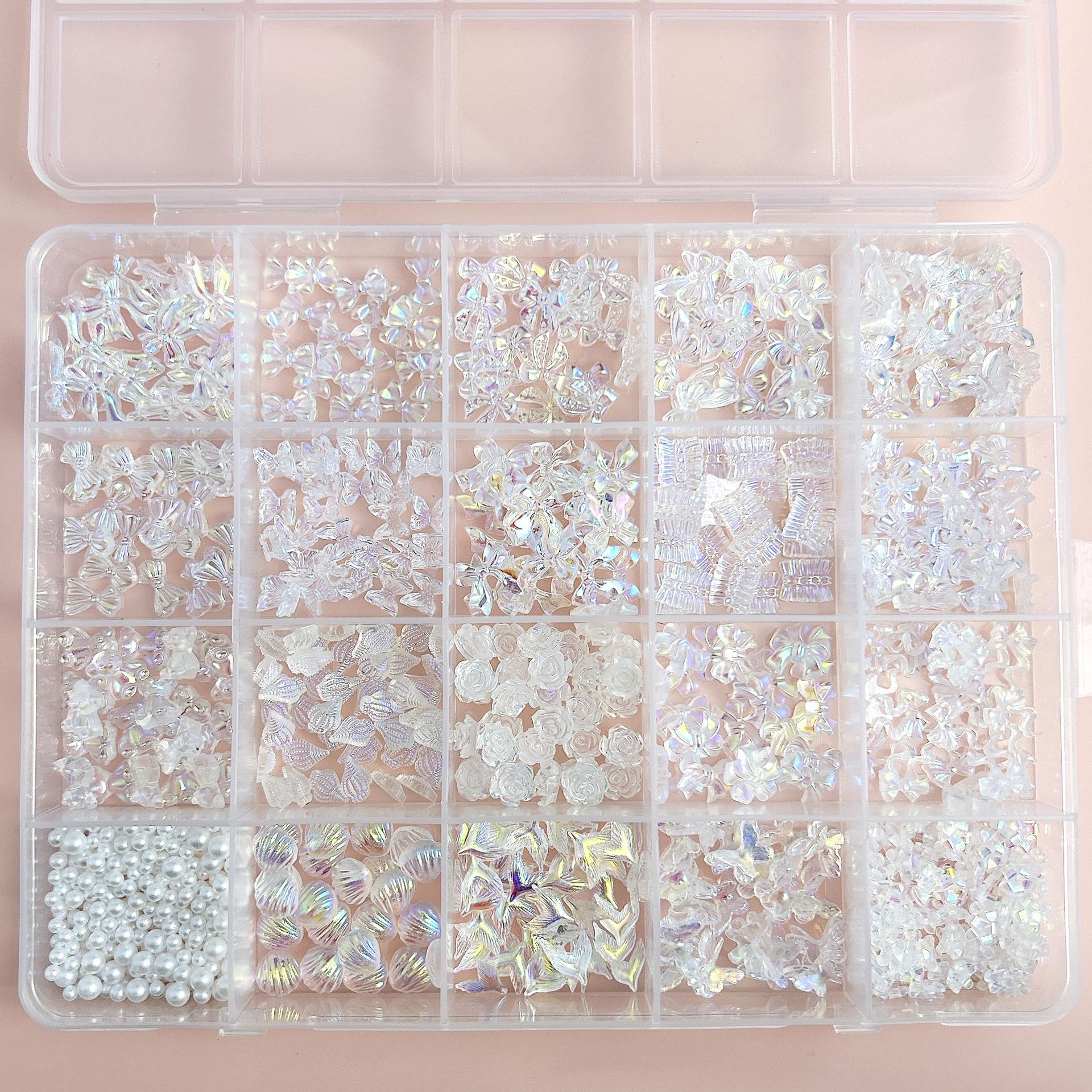 

Трансграничный многосеточный нейл-арт: Сочетайте цветы, бабочки, сердечки, стразы с плоским дном и жемчуг