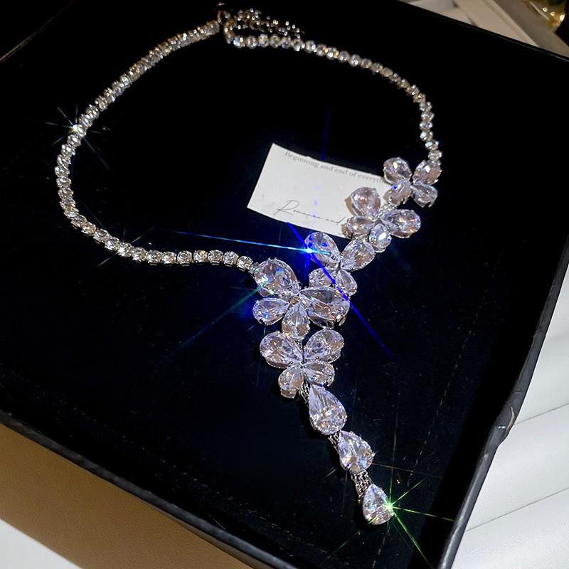 Exquisite French Zircon Flower Jewelry Set: Court-Style Clavicle Necklace & Pendant Earrings
