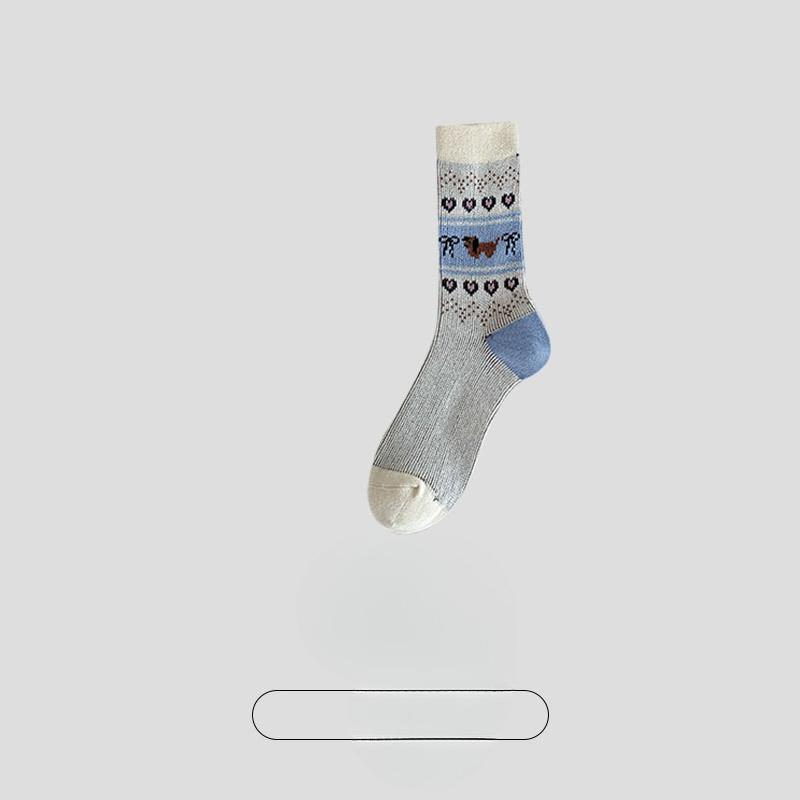 Female Spring and Autumn Fashion New Sports College Wind Cylinder Stack Socks