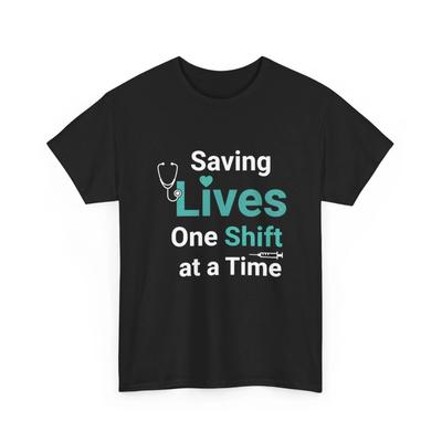 Leben retten Schicht für Schicht Krankenschwester Shirt Krankenschwester RN Geschenk Medizinisches T-Shirt