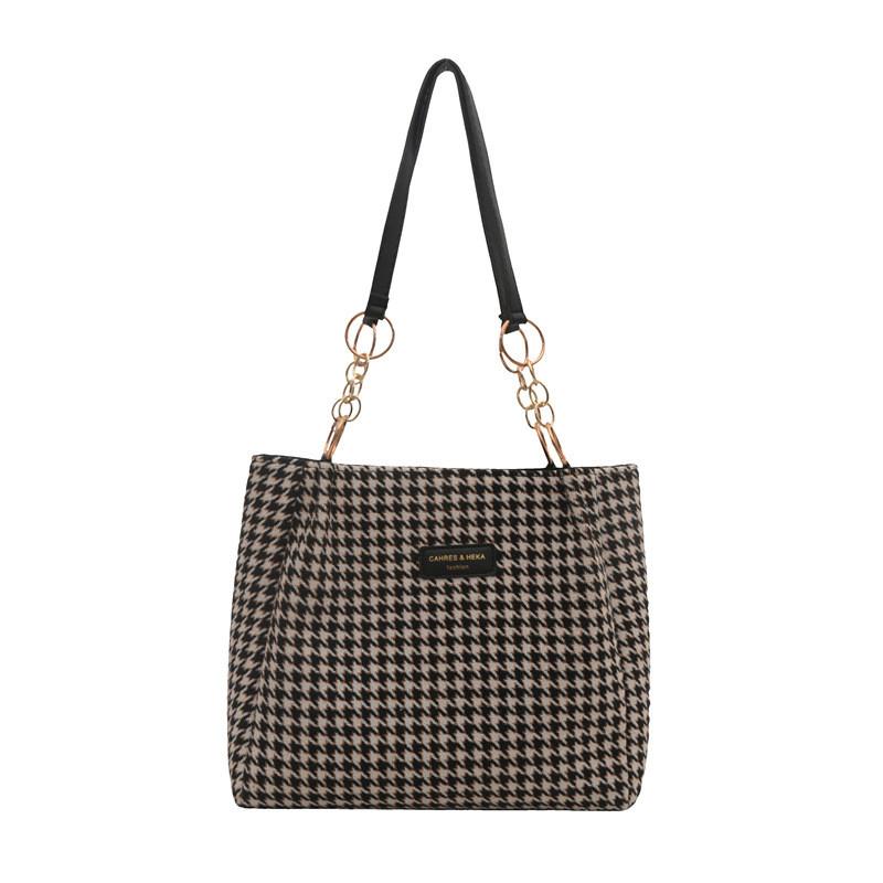 Large Capacity Fashionable Tote Bag For Commuting Stylish And Versatile Summer 2024 Edition