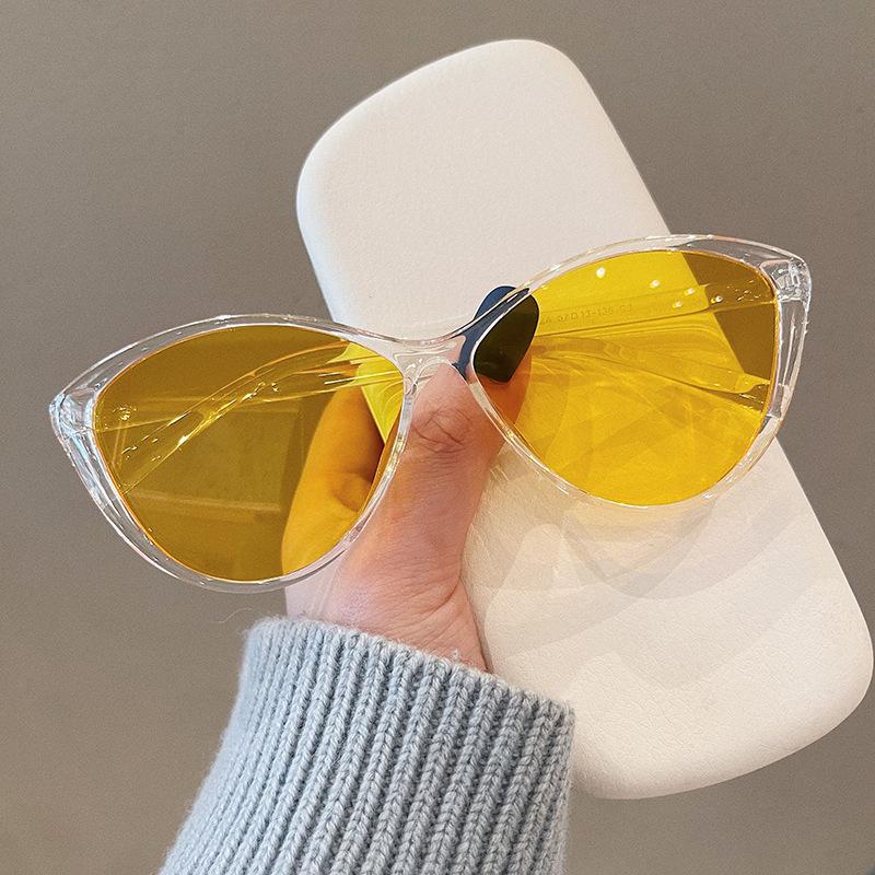 Retro Cat Eyes Ultra Light Sunglasses Trendy Personalized Women TR90 Sunglasses UV Resistant Travel Outdoor Sunglasses