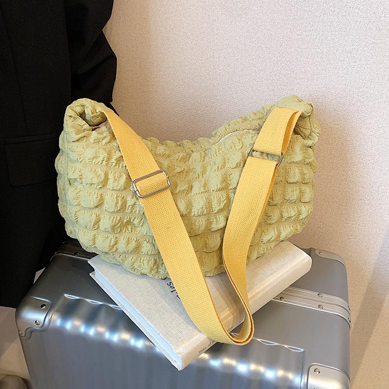 

New Doudou bag Soft texture women s shoulder bag Women s messenger bag Commuter casual cloud bag Folded tote bag жёлтый