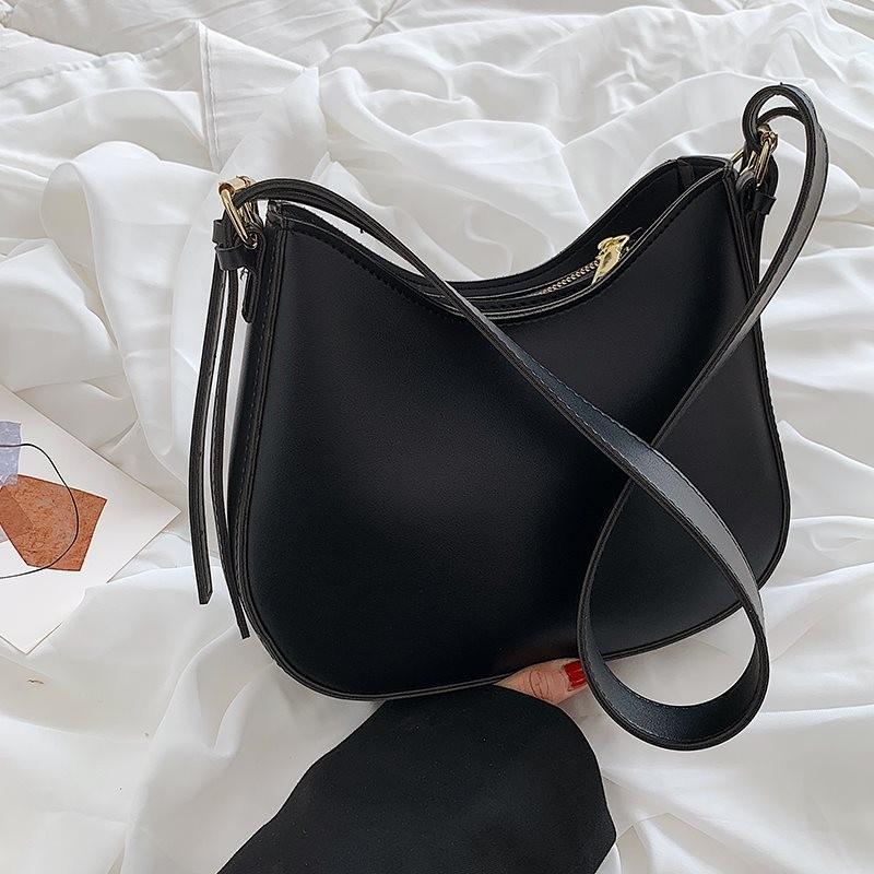 Stylish Retro Shoulder Bag For Women With Chic Design Perfect For Spring And Summer Outfits