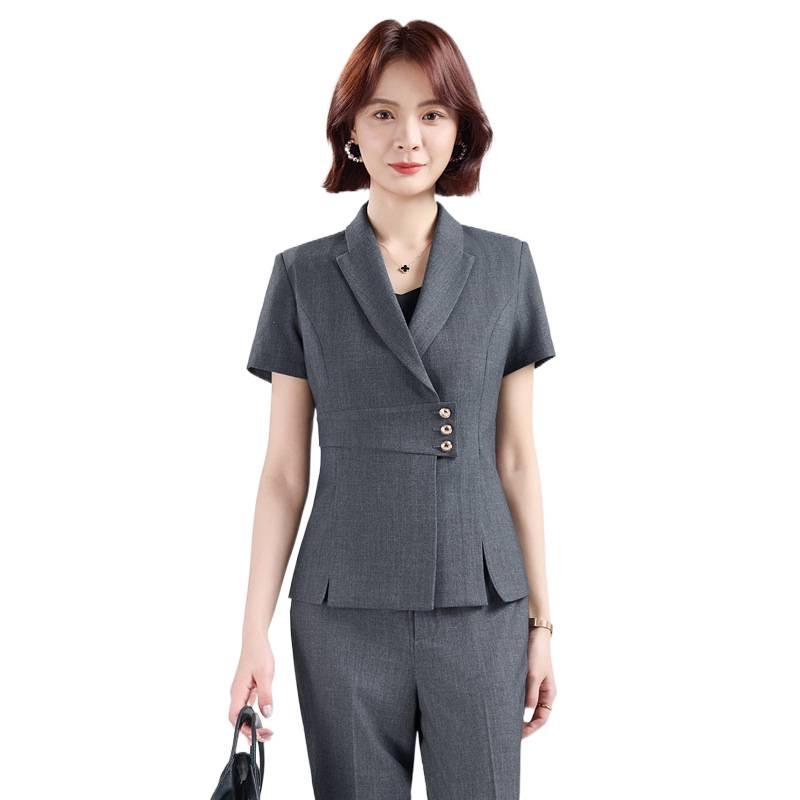 Ensemble jupe et veste à manches courtes gris - Uniforme professionnel pour réception d'hôtel, bureau, bijouterie