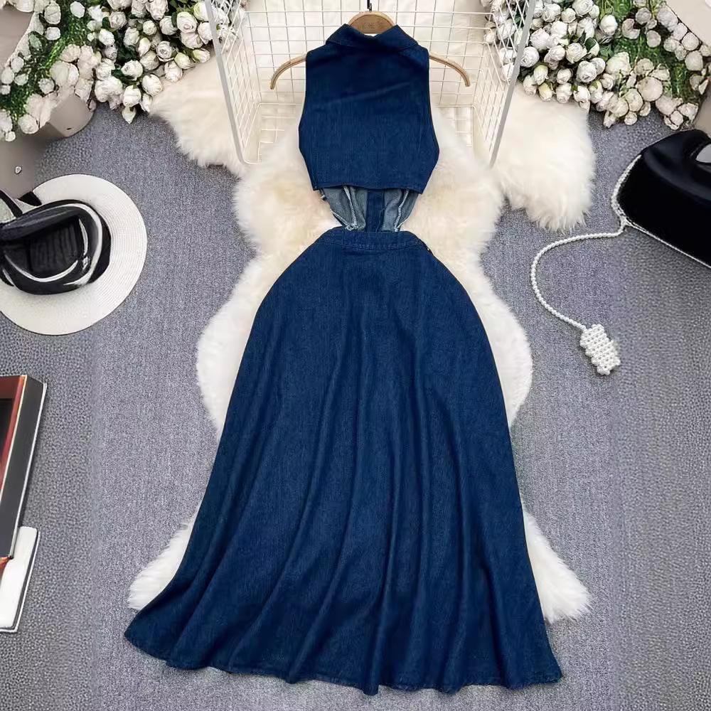 Retro Sleeveless A-Line Denim Dress with Turn-Down Collar and Cutout Waist