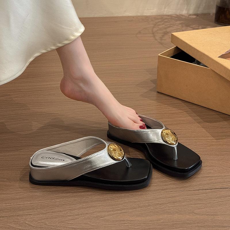 French heightening metal round buckle toe flip-flops shoes for women to wear in summer, super fire is not tired, foot slope heel cool slippers for