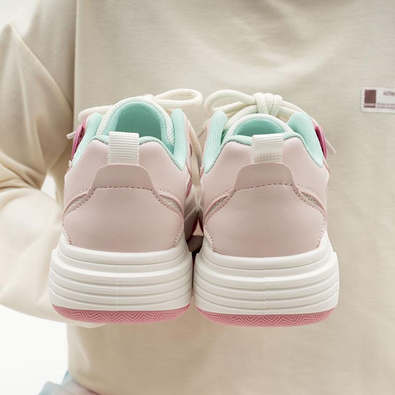 Korean version mesh breathable love little white shoes 2026 season casual cute color matching thick baseplate shoes
