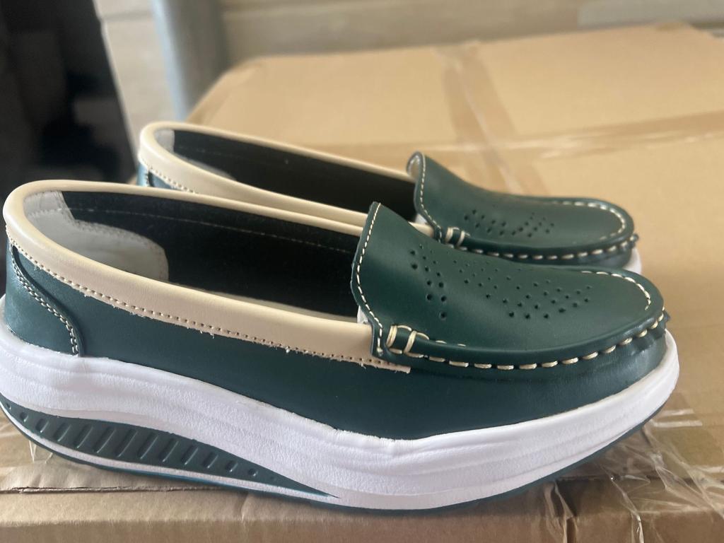 Chaussures à bascule Baskets blanches Chaussures d'infirmière pour femmes Chaussures à talon compensé Chaussures à muffin pour femmes Lot de chaussures simples