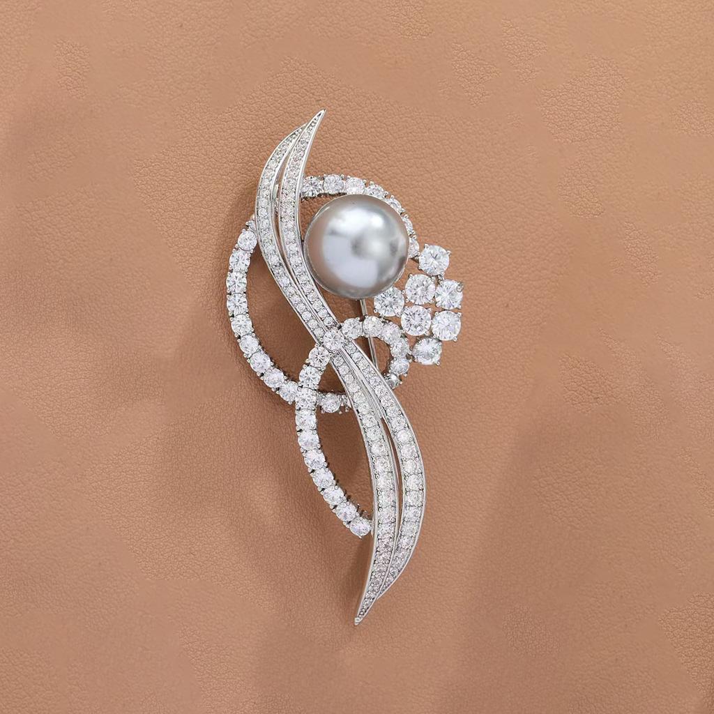 Fashionable Garland Brooch, High-end Feminine Charm, Exquisite Pearl Brooch, Design Sense, Niche Brooch