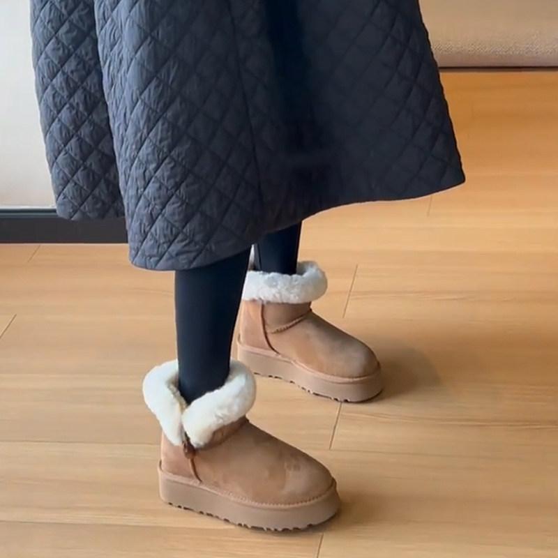 

First encounter season snow boots with integrated fur eversion plush thickened warm thick-soled short cotton boots 40 коричневий