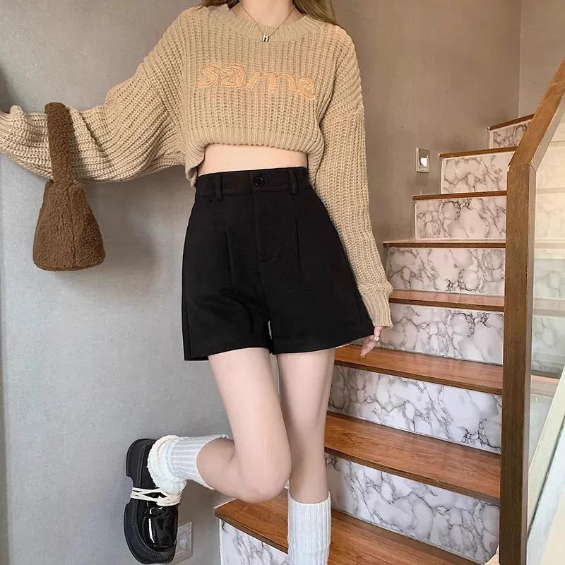 

Black Zipper Gold Buckle Retro High Waist Woolen Bootcut Shorts for Women - Autumn/Winter 2026. 3XL