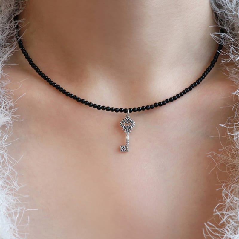 Less is more Onyx Antique Key Necklace