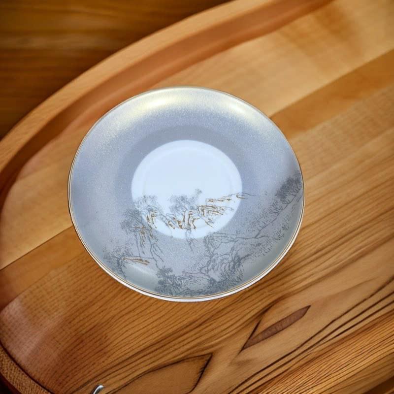 Luxury Gold Rim Bone China Tableware Set: Elegant Ceramic Plates, Bowls, and Dishes for Home and Hospitality Use