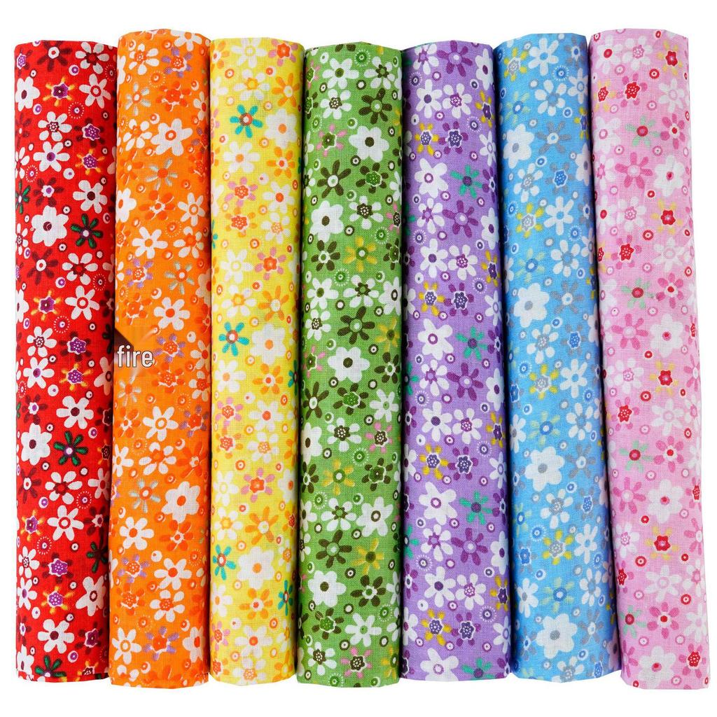 Sada 7 barevných patchworků: Bavlna v hladké vazbě, Květinová, Kostkovaná, Puntíkatá, Ručně vyrobená tkanina pro kutily.
