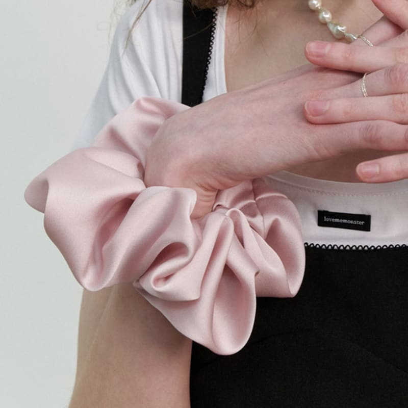 

ЛЮБИ МЕНЯ МОНСТР Основная атласная резинка для волос L (L241MHA050) BLACK