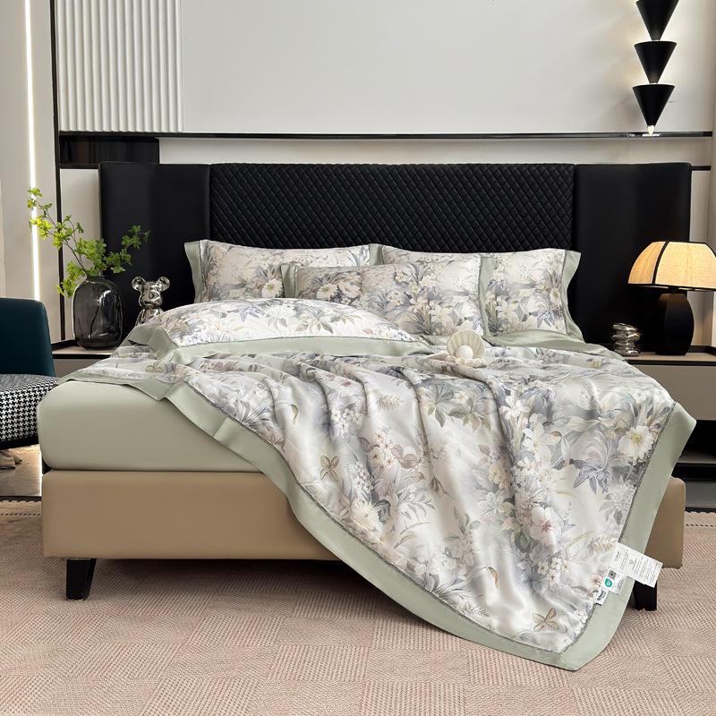 Tencel 4-Piece Light Luxury Summer Quilt Set: 60-Count Machine Washable Skin-Friendly Quilt and Bed Sheets 150*200cm Bed Skirt + 2 Pillowcases
