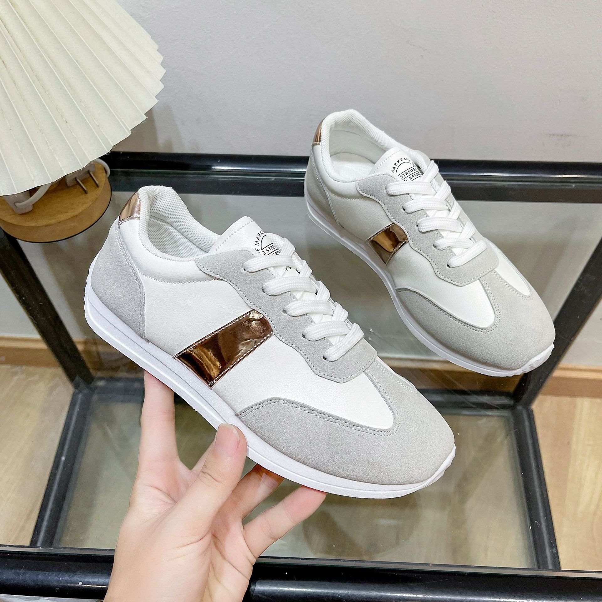 

Fashion New Casual Sports Little White Shoes Classic Fashion Running Shoes Foreign Trade Forrest Gump Women s Shoes Zapatos De Mujer 43 золотой