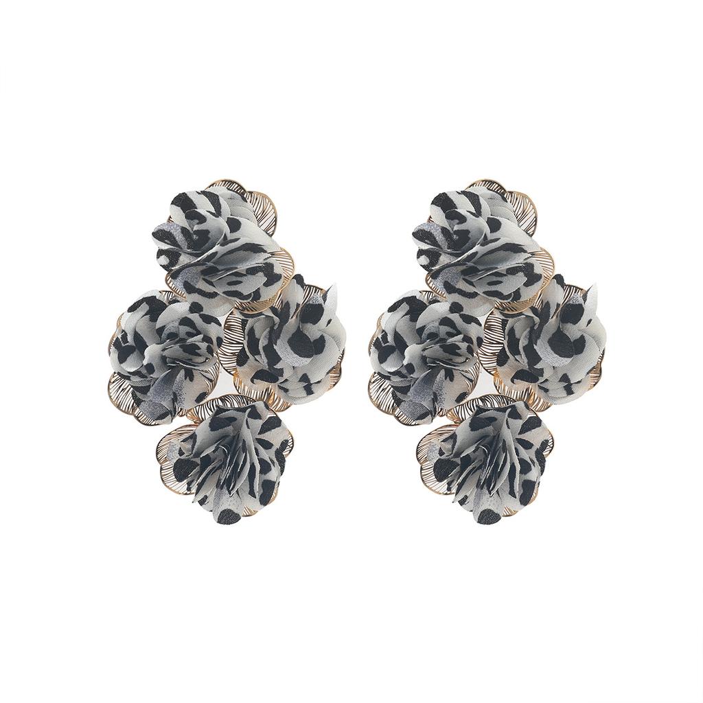 Openwork Chiffon Flower Earrings for Women, Hand-woven, Fashionable and Exaggerated Style.