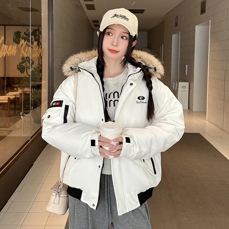 Popular sweater-neck cotton-padded clothes for women's short models, new tooling cotton clothes in winter, loose and thickened small men.