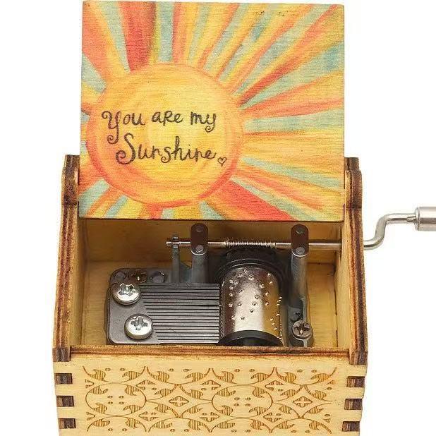 Деревянная музыкальная шкатулка с ручным заводом  Ты мое солнышко  - Ретро гравировка УФ-печатью Подарок Игрушка