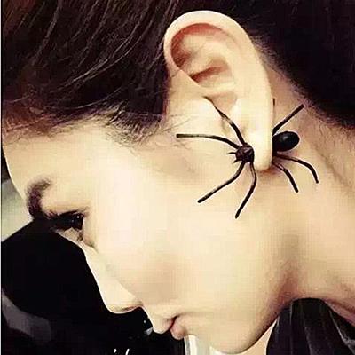 Street Handsome and Individual Alternative Black Spider with Earrings On The Front and Back, Piercing Earrings (single)