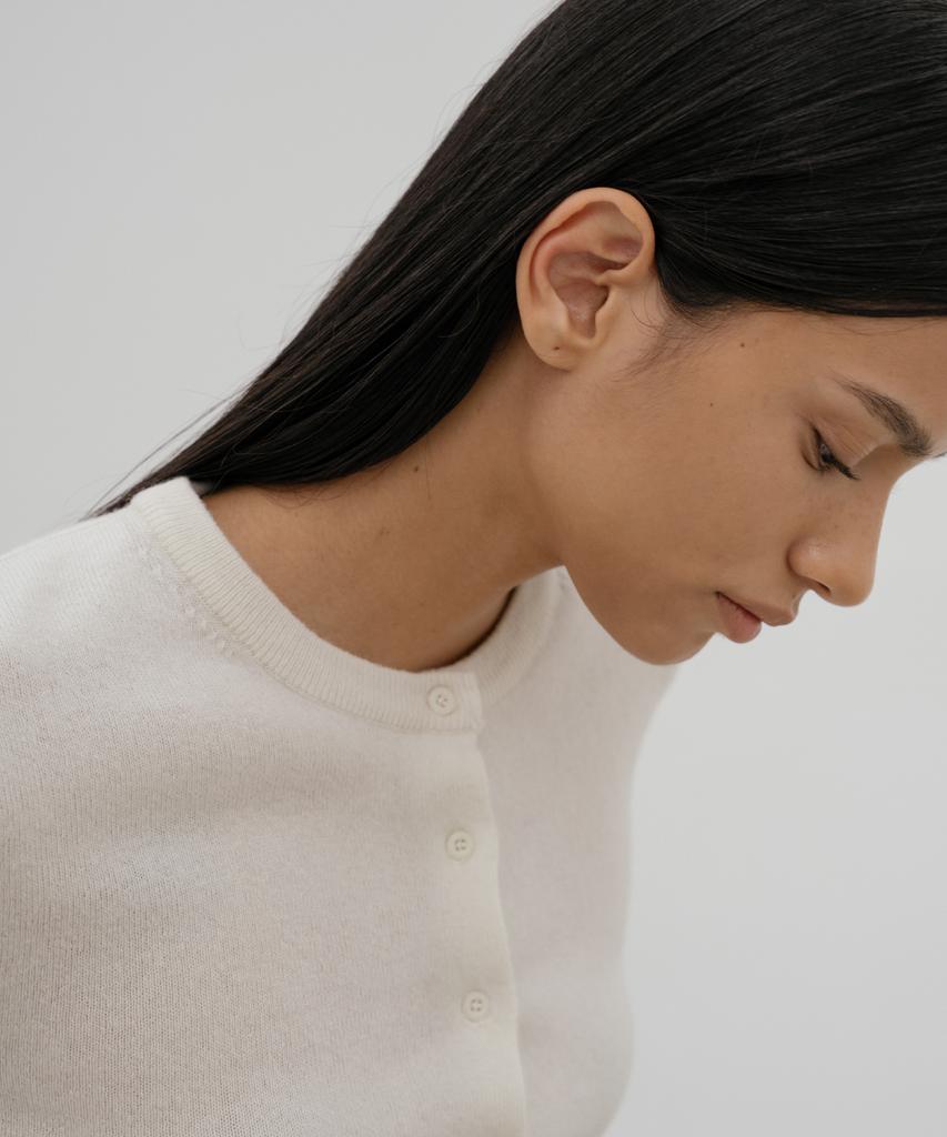 DENOAH Diso Round Cardigan (Ivory)