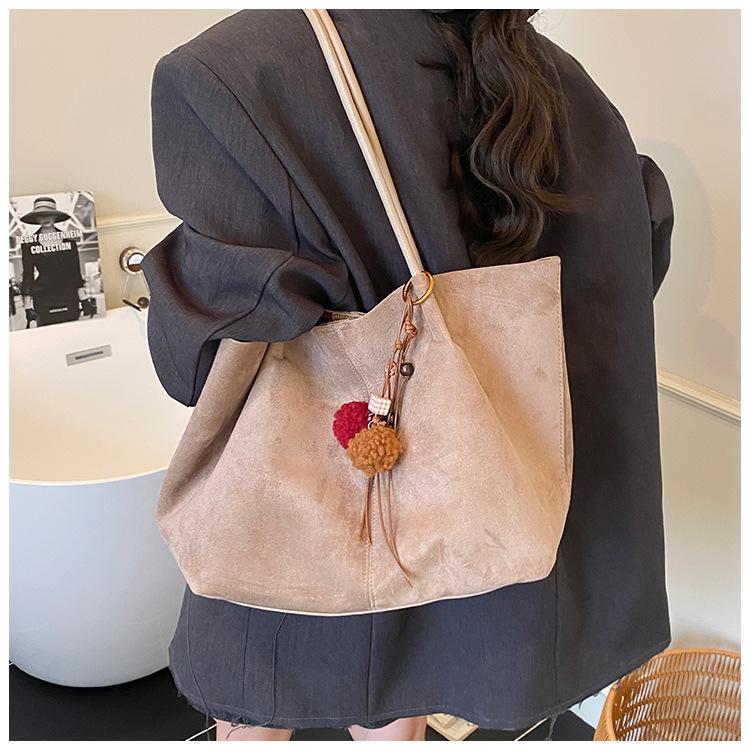 New Suede Commuter Large Capacity Tote Bag 2025 Women's Casual Simple Versatile Ins Shoulder Bag