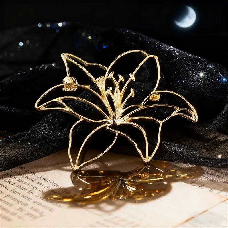 Металлическая полая брошь-роза из нержавеющей стали Премиальный дизайн Булавка Изящная брошь-лилия Аксессуары для одежды