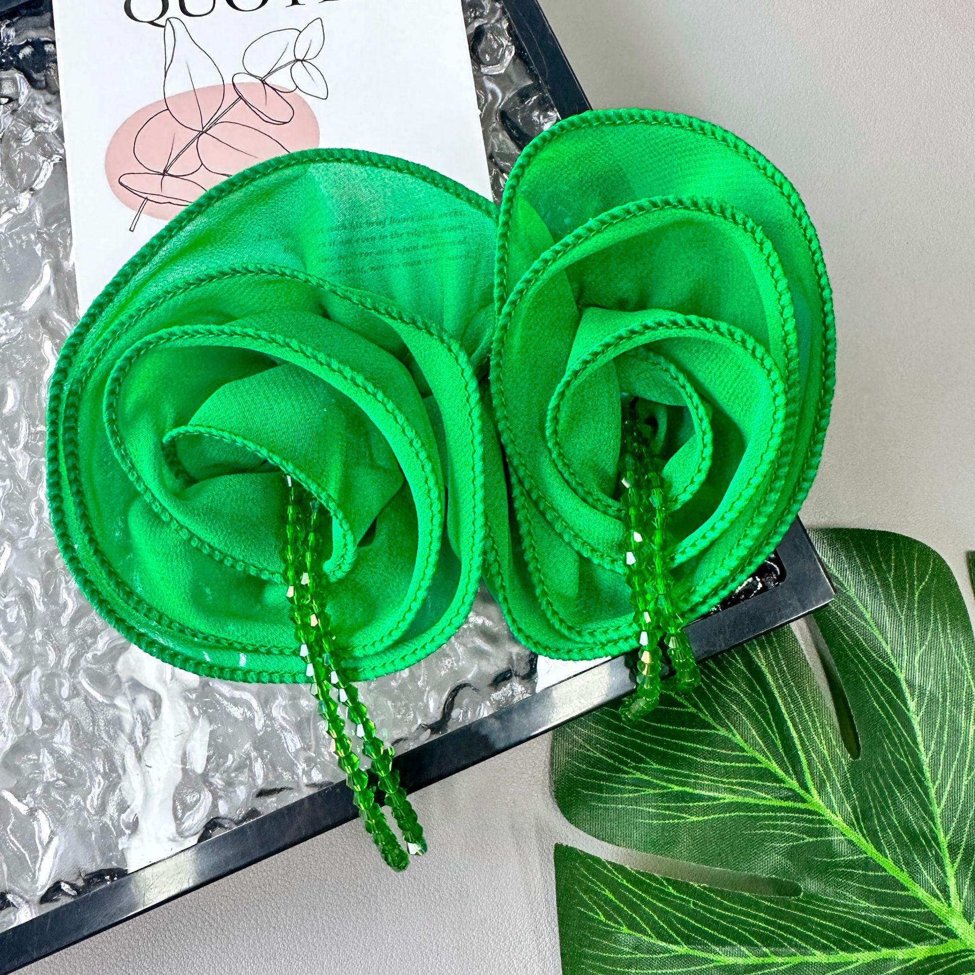 

Шифоновый корсаж роза ручной работы с бусинами и бахромой, аксессуары для волос, головной убор, можно добавить булавки, декоративные тканевые наклейки, аксессуары