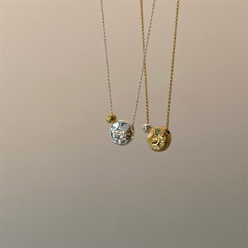 Niche Design Gold And Silver Contrasting Color Small Beads Necklace Women'S Copper Plated 18K Gold Cold Wind Simple Casual Sweater Chain