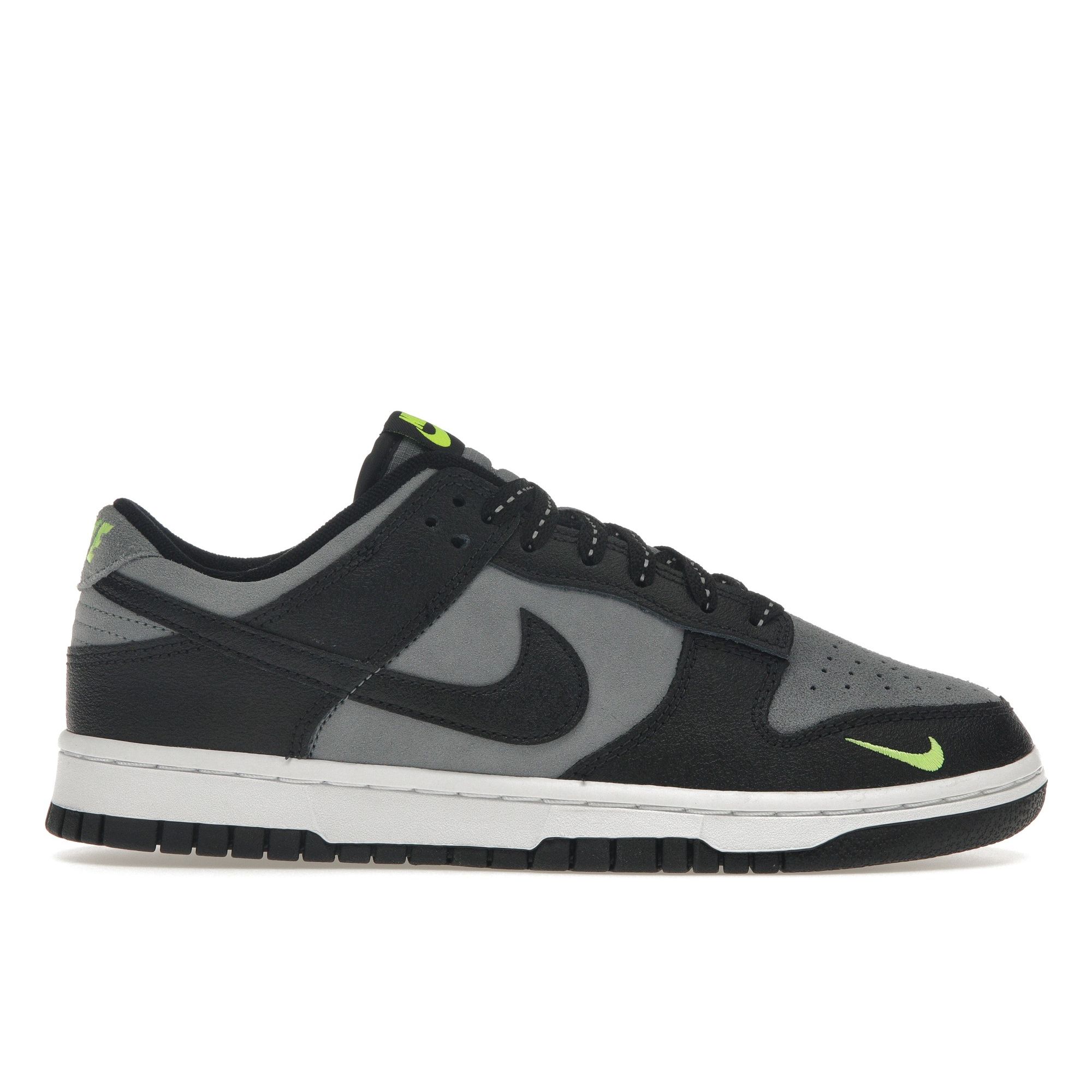 

Мужские кроссовки Nike Dunk Low Black Grey Green Strike FQ2205-001