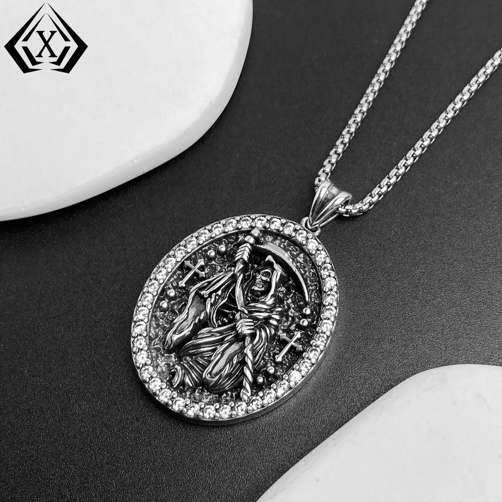 Xiweier Retro Halloween Skull Pendant Necklace - Unisex Unique Design
