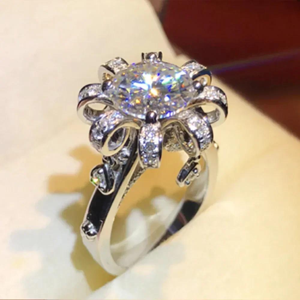 Huitan Creative Flower Shaped Cubic Zirconia Rings For Women Full Bling Iced Out Lady'S Ring Anniversary Party Fashion Jewelry