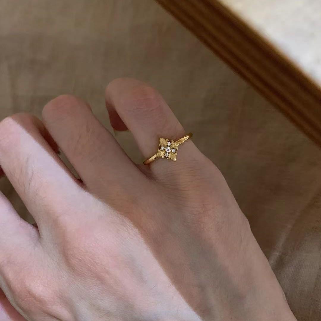 Xiaohongshu Bestseller: Vintage Iris Brushed Pinky Ring - Exquisitely Designed, One Piece