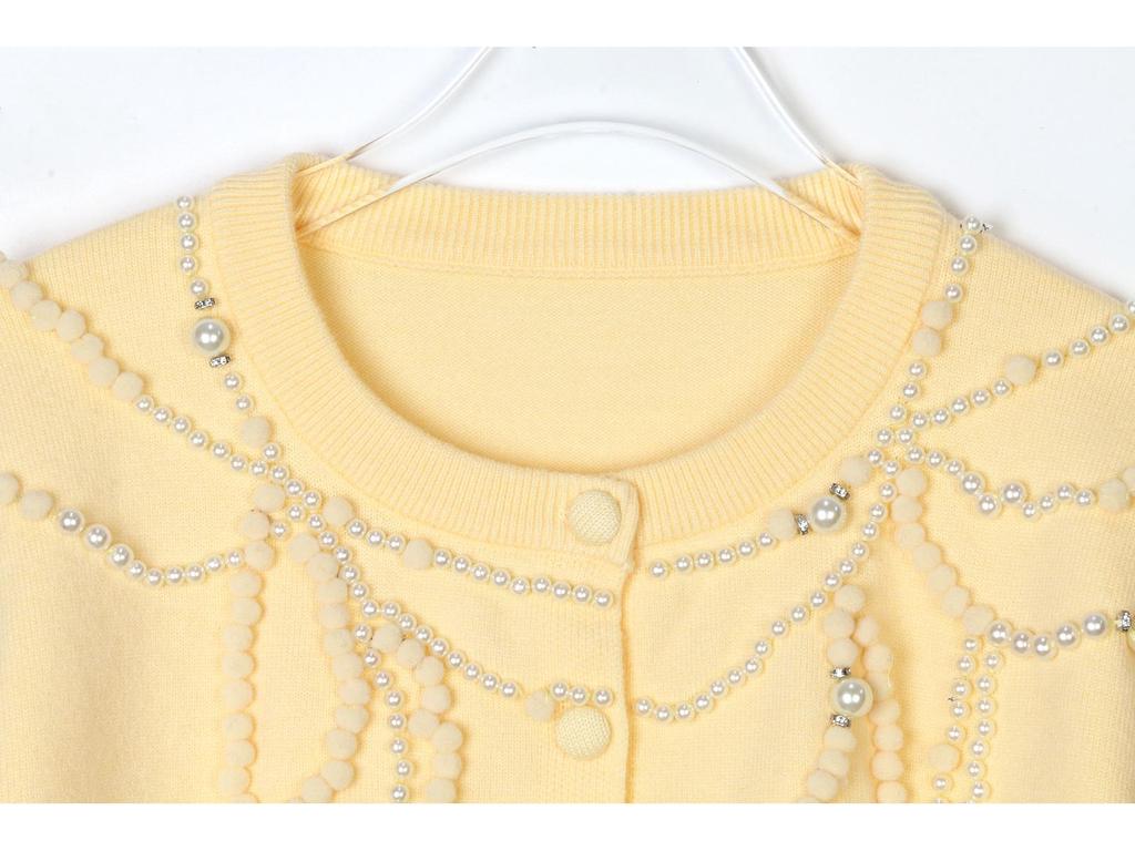 Versatile Slim Fit Knit Cardigan with Pearl Necklace - Spring/Autumn, Round Neck.
