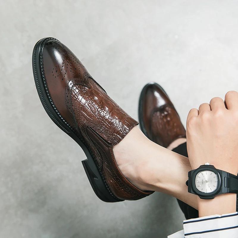 New Crocodile Vintage Men Shoes Formal Dress Casual Leather Shoes Business Wedding Loafers Designer Brogue Office Shoes