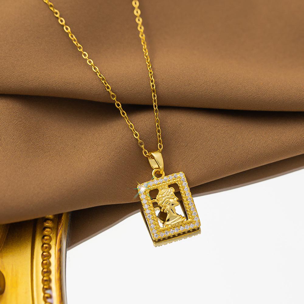 Non-Fading Titanium Steel Women's Necklace: Versatile and Elegant Internet Celebrity Chain with Simple Copper Pendant