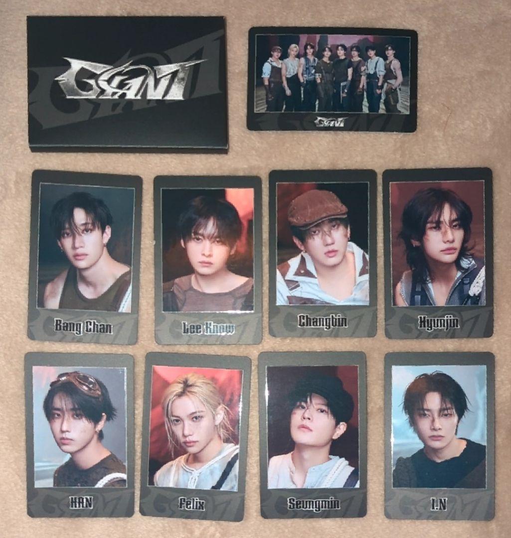 

Использованный набор фотокарточек Stray Kids XMAS POPUP 2024 1st LINEUP GIANT
