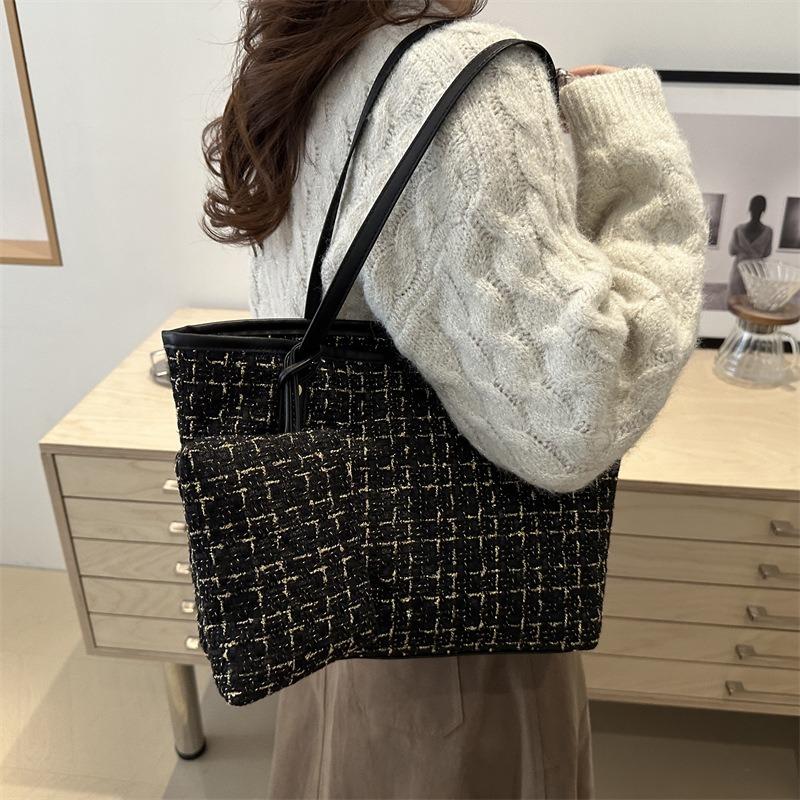 New Versatile Shoulder Bag Underarm Bag Women's Literary Large Capacity Plaid Temperament Fashion Women's Bag