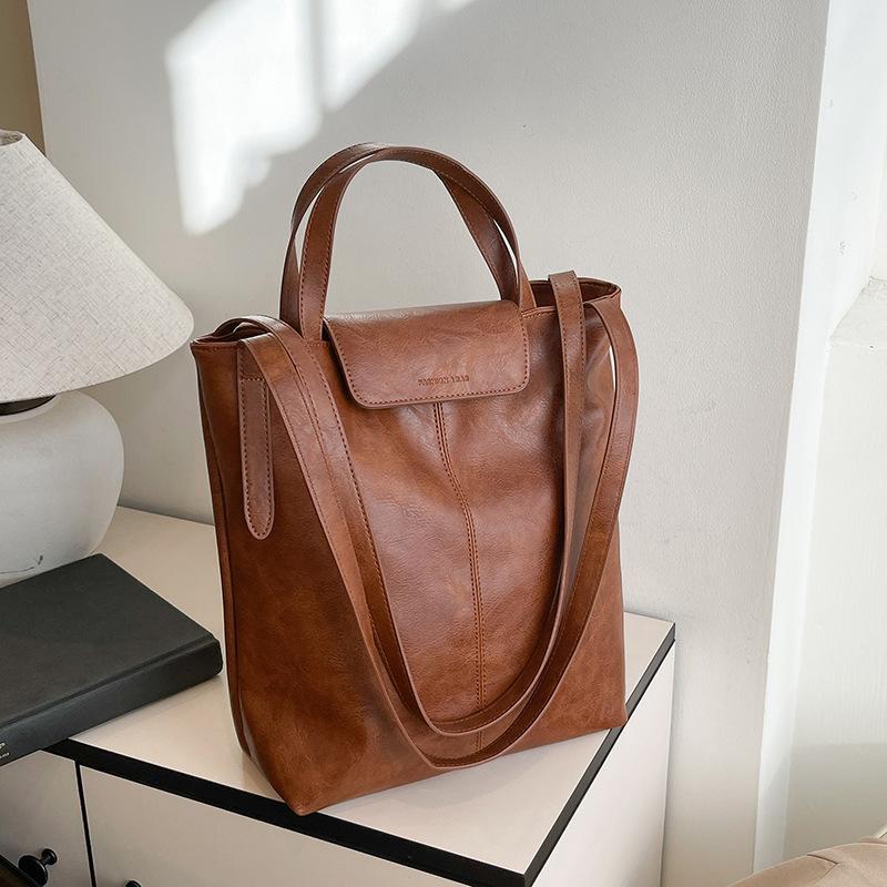 Large Capacity Leather Messenger Bag Messenger Bag Women's Bucket Bag Women's High-end Shoulder Bag Commuting To Work